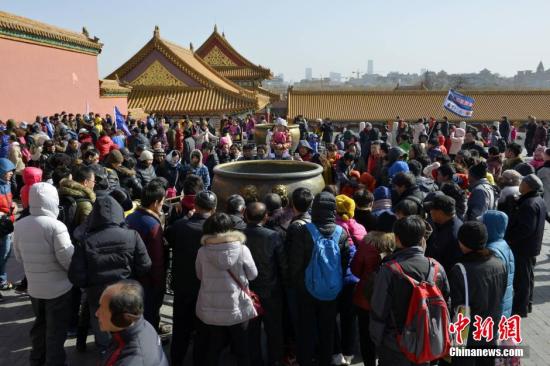 昆明北京故宫限流8万人次 首度提前关闭购票通道